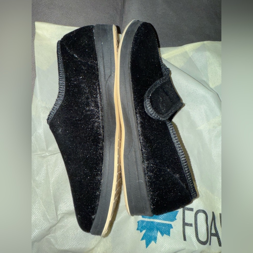 Foamtreads Black Velvety Slippers - Picture 9 of 15